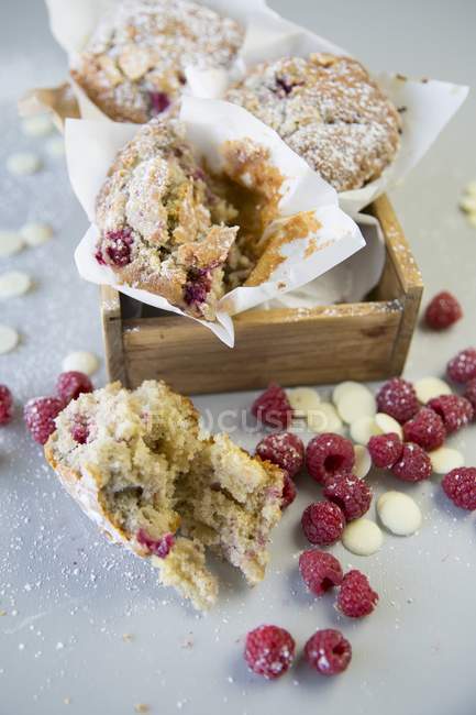 Raspberry muffins with white chocolate chips — Stock Photo