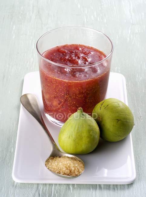 Closeup view of fig Chutney with hawthorn berries — Stock Photo