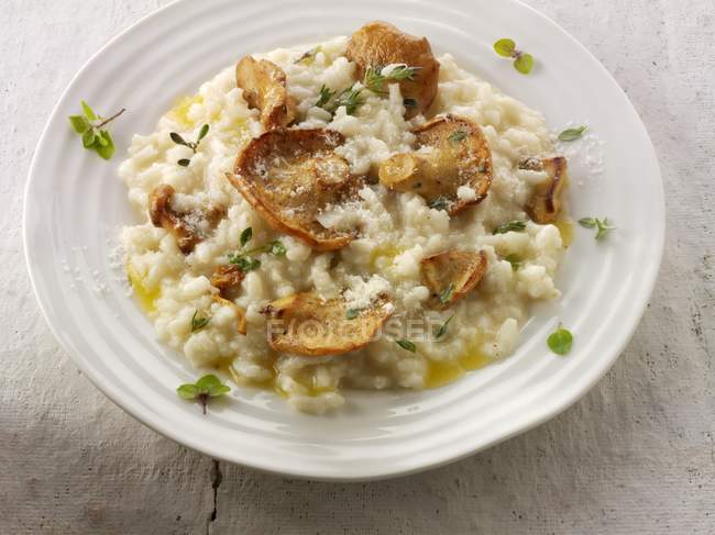 Risotto with hedgehog mushrooms — Stock Photo