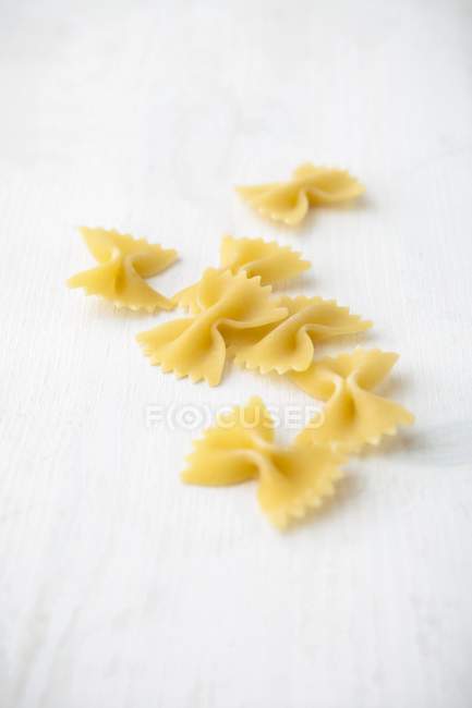 Farfalle pasta secca cruda — Foto stock