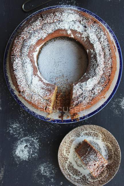 Букетний торт з глазурованим цукром — стокове фото