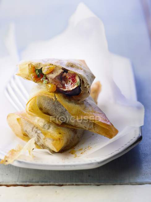 Filo-pastry with chicken — Stock Photo