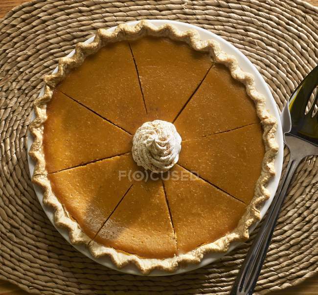 Гарбузовий пиріг на тарілці — стокове фото
