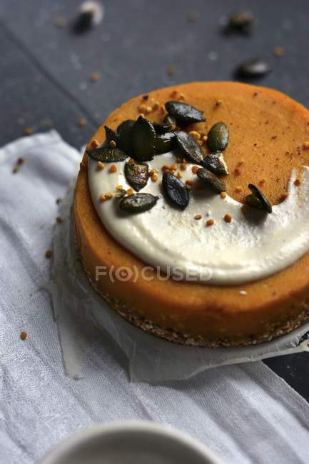 Vegan pumpkin cake — Stock Photo