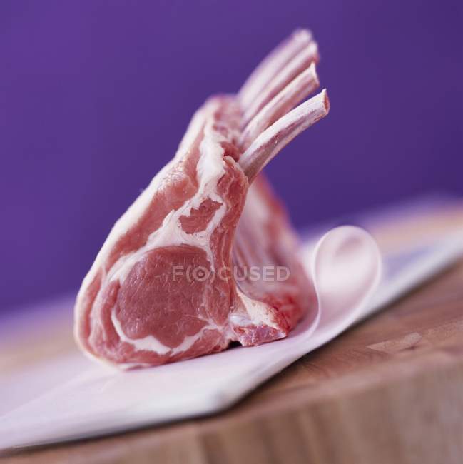 Raw lamb chops — Stock Photo