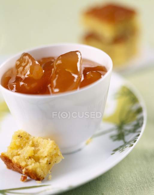 Engarrafamento de marmelo em copo — Fotografia de Stock