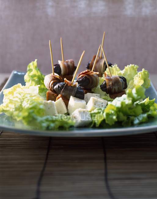 Shephard salad on platter — Stock Photo
