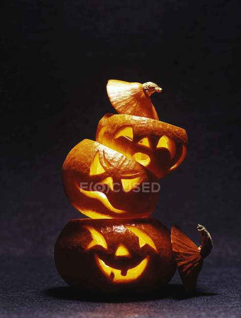 Calabazas de linterna de Halloween - foto de stock