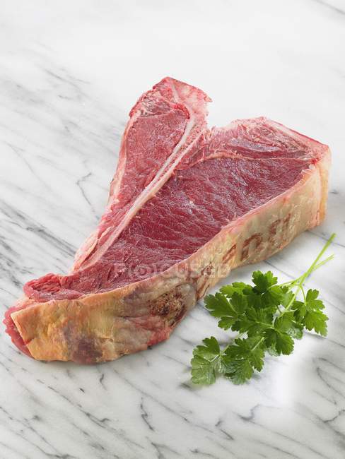 Rohes T-Bone Steak — Stockfoto
