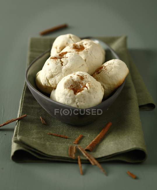 Cinnamon Karubias in bowl — Stock Photo