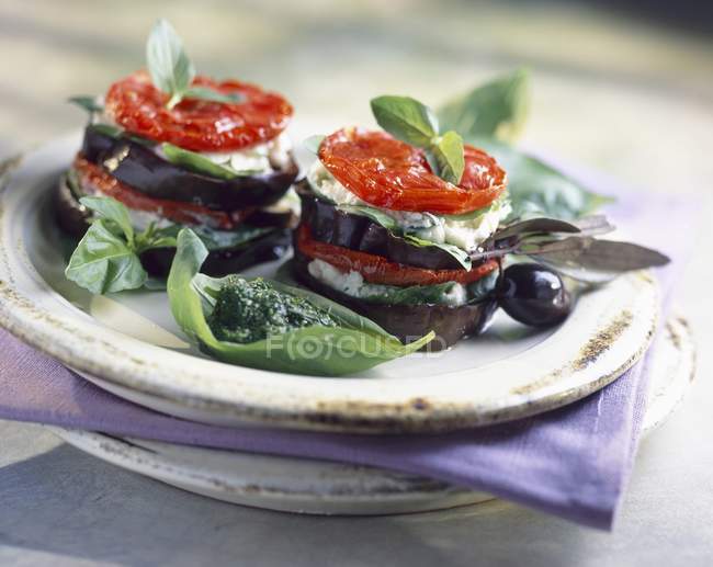 Tomato and mozzarella on plate — Stock Photo
