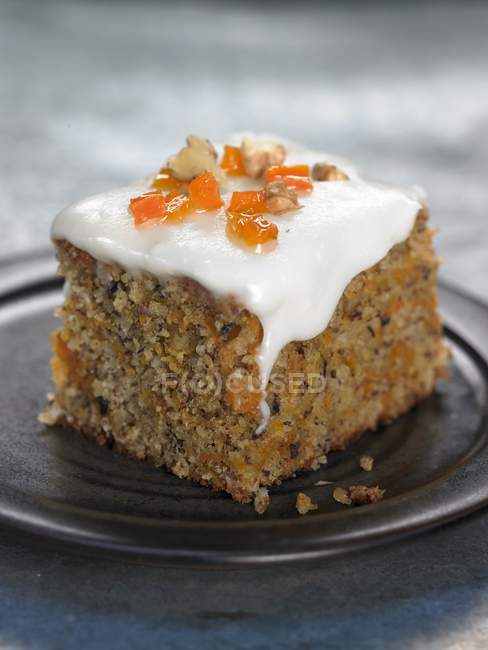 Carrot cake on plate — Stock Photo