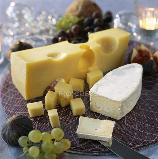 Selection of cow cheeses — Stock Photo