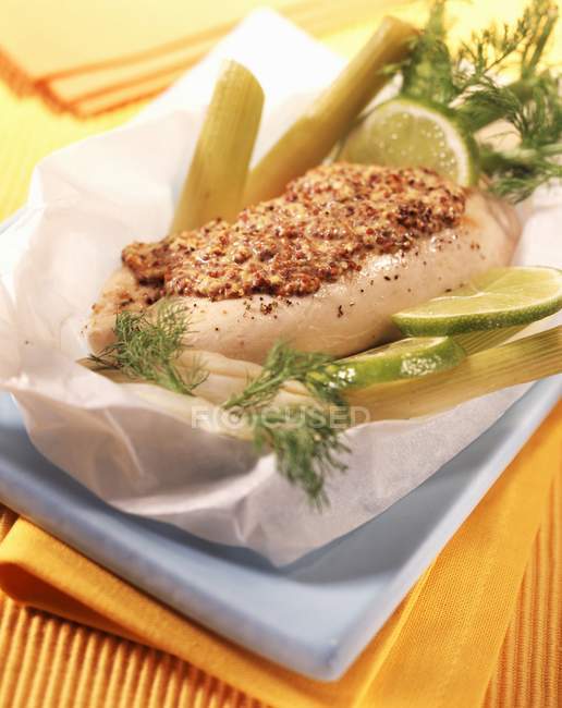 Huhn mit traditionellem Senf — Stockfoto