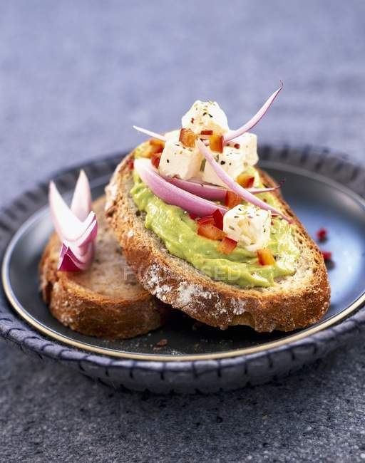 Гуакамоле бутерброд — стокове фото
