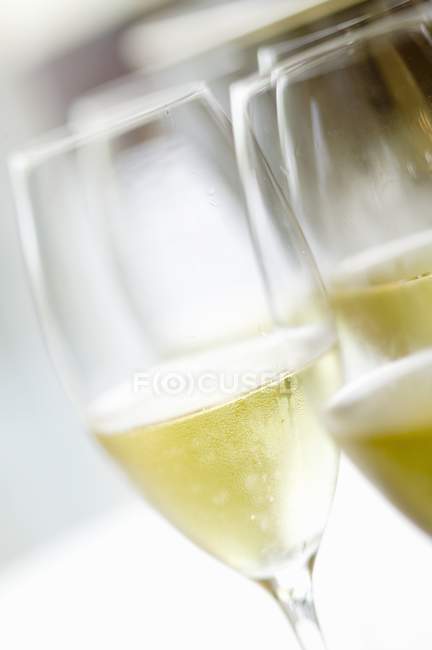 Óculos com vinho espumante — Fotografia de Stock