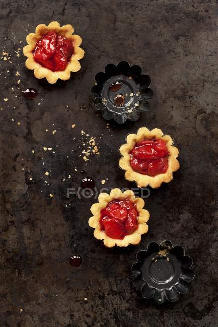 Mini strawberry tarts — Stock Photo