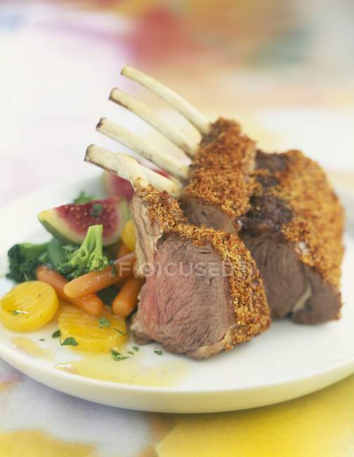 Loin of lamb with gingerbread — Stock Photo