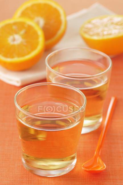 Gläser orangefarbene Herzlichkeit — Stockfoto