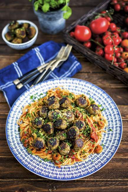 Vegan aubergine meatballs with spaghetti pasta — Stock Photo
