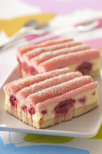 Gâteaux aux framboises roses — Photo de stock