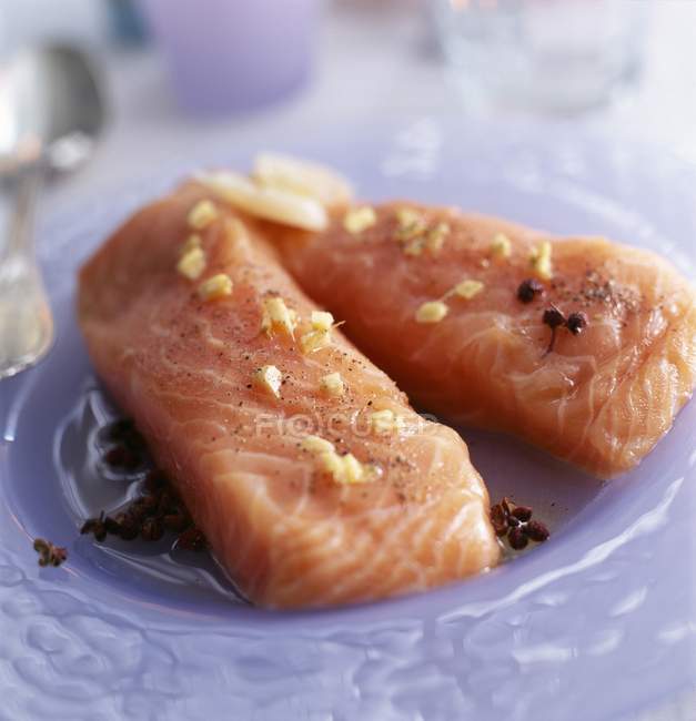 Salmon fillets with herbs — Stock Photo