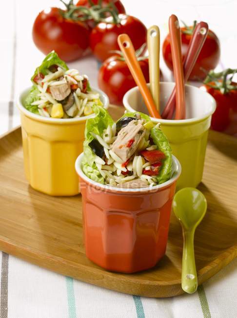 Salade de Rissoni et thon — Photo de stock