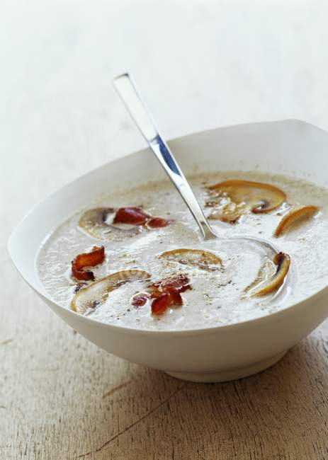 Creamed mushroom soup — Stock Photo