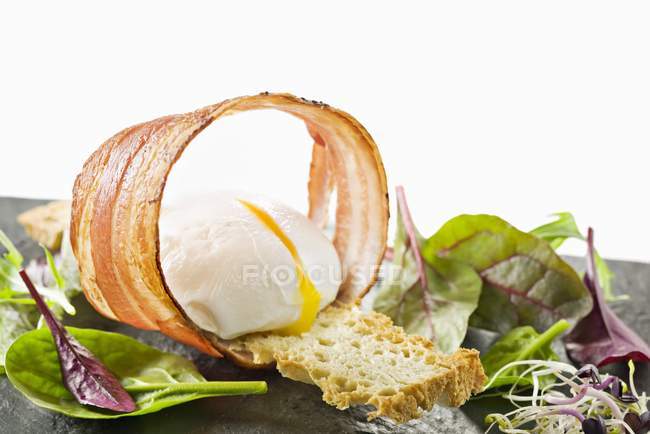 Salade revue avec croustillant — Photo de stock