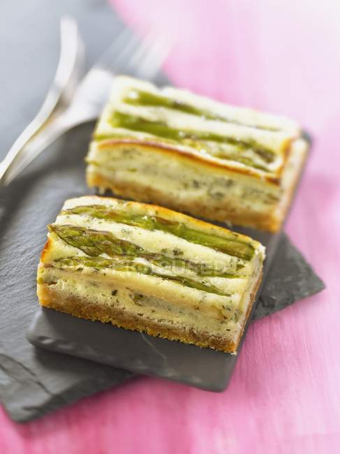 Gâteau aux asperges et au fromage Pecorino — Photo de stock