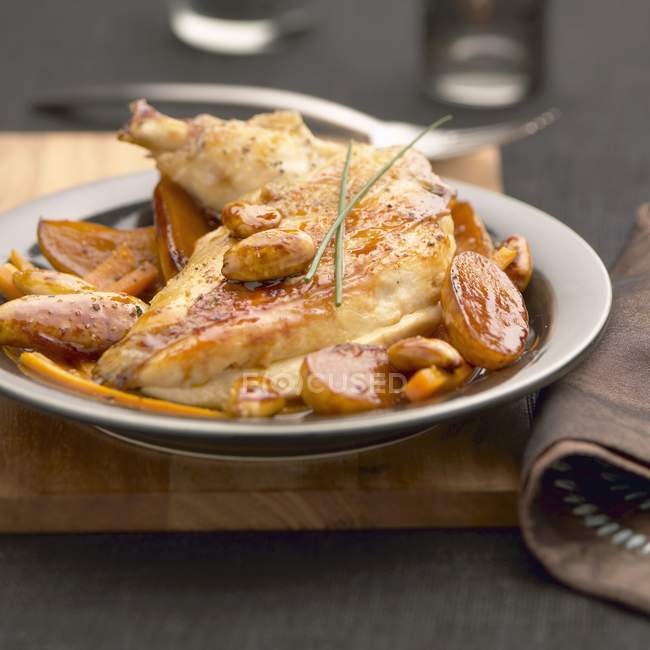 Ancenis chicken with potatoes — Stock Photo