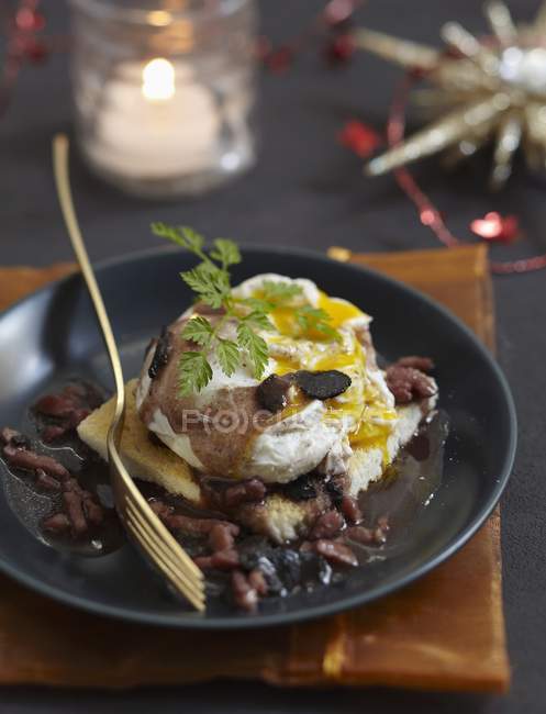 Meurette all'uovo con tartufo — Foto stock