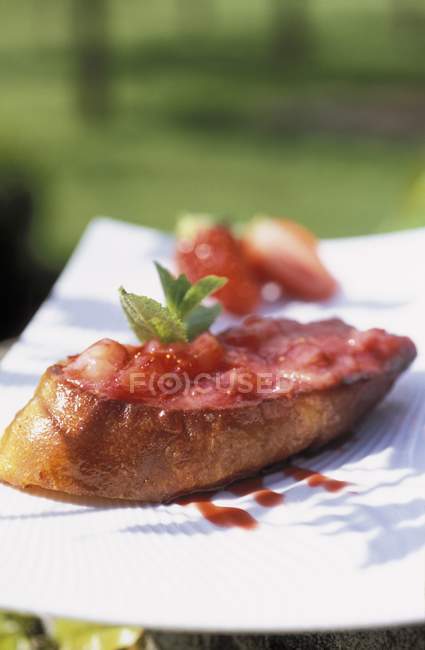 Grilled bread with jam — Stock Photo