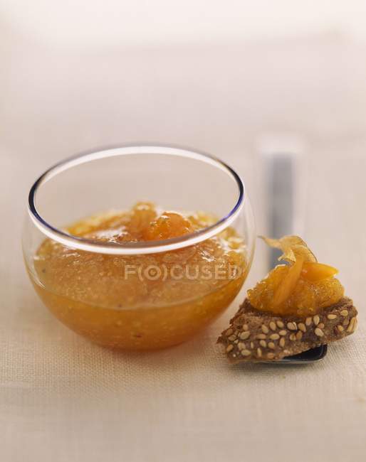 Physalis and elderflower jam — Stock Photo