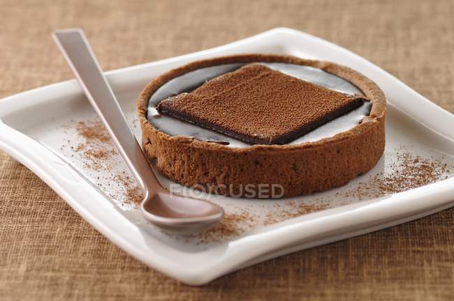 Печеный шоколадный тартлет — стоковое фото