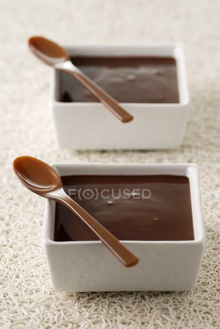 Dessert mit Schokoladencreme — Stockfoto