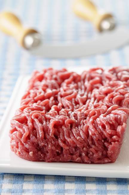 Raw hamburger, close-up — Stock Photo