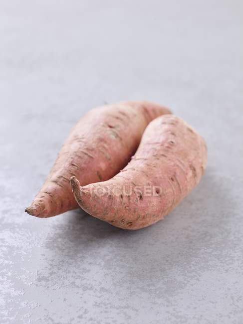 Zwei Süßkartoffeln — Stockfoto