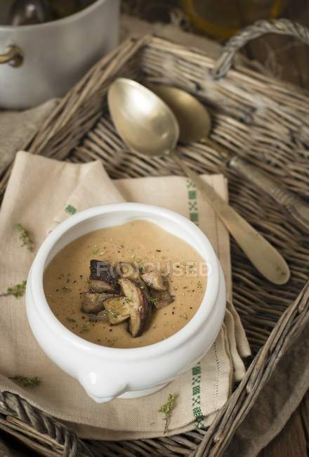 Zuppa di funghi cremoso — Foto stock