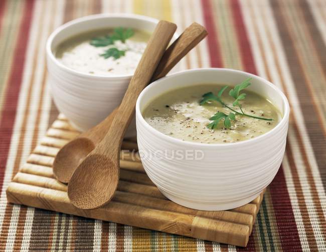 Cream of cauliflower in bowls — Stock Photo