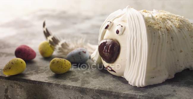 Pollux-shaped cake — Stock Photo