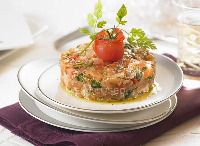 Salmon tartare with tomato — Stock Photo