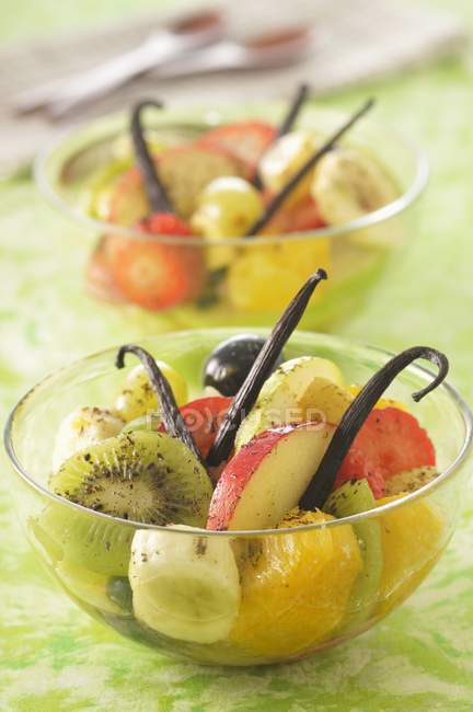 Salada de frutas com sabor a baunilha — Fotografia de Stock