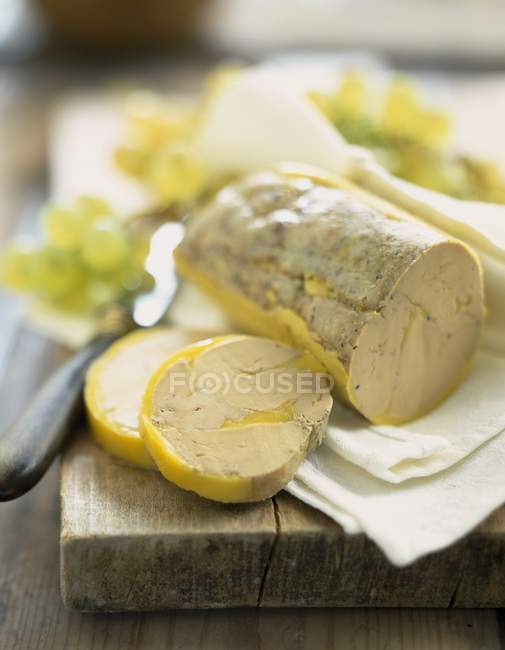 Foie gras sull'asciugamano — Foto stock