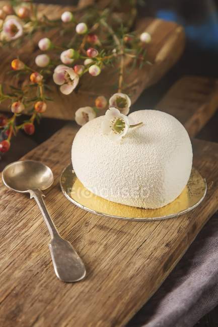 Herzförmige romantische Mousse-Torte — Stockfoto