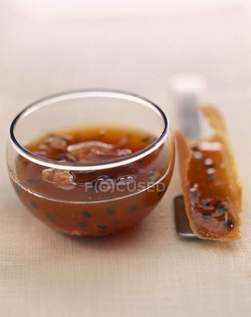 Passion fruit jelly — Stock Photo