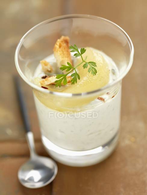 Roquefort mousse and herbs — Stock Photo