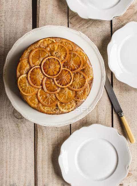 Torta condita con fette di arancia — Foto stock