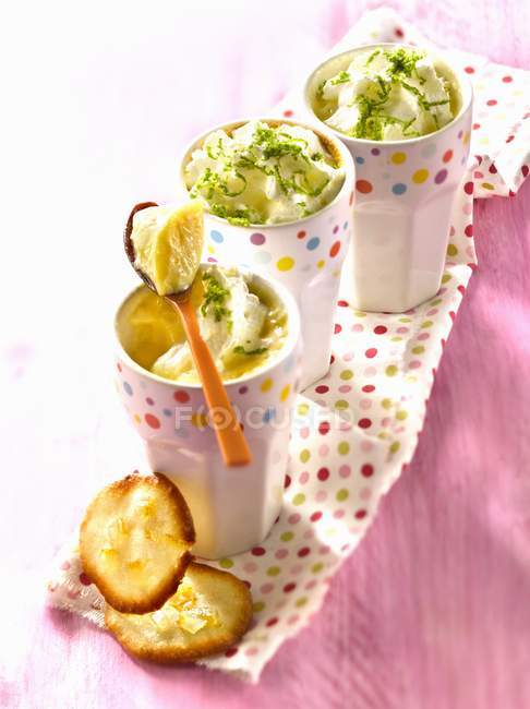 Lemon curd with cream — Stock Photo