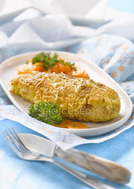 Peito de frango com queijo — Fotografia de Stock